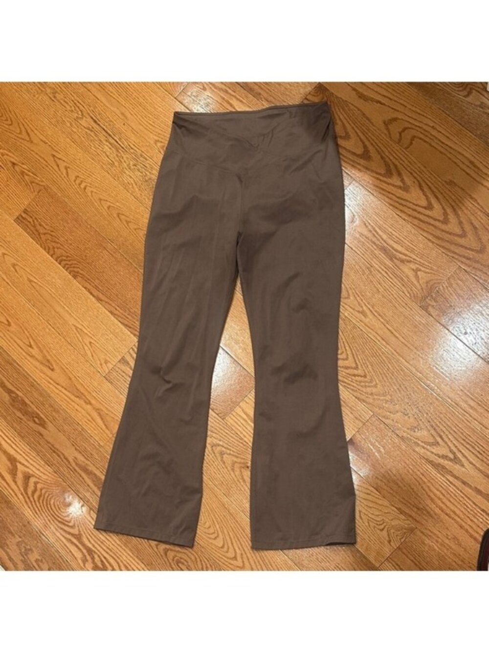 Tan‎ Flared leggings